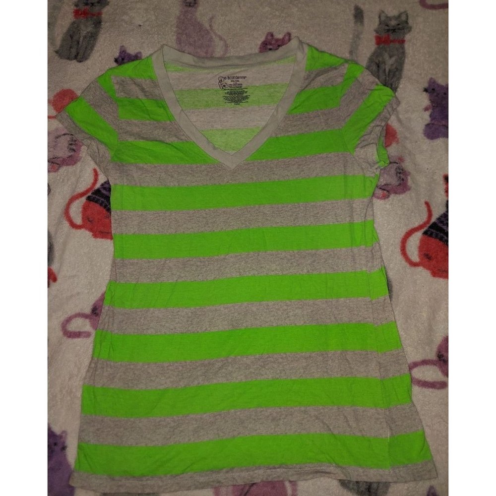 Juniors XXL Stripe V Neck Tee